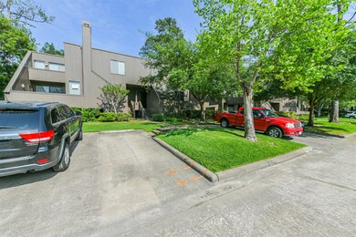 370 Litchfield Ln unit 11, Houston, TX 77024 - photo 7