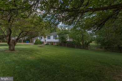 605 Sherry Dr, Sykesville, MD 21784 - photo 5
