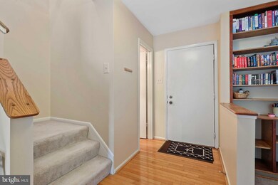 9467 Clocktower Ln, Columbia, MD 21046 - photo 5