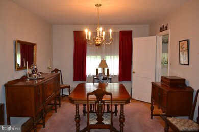 216 Medwick Garth E, Catonsville, MD 21228 - photo 2