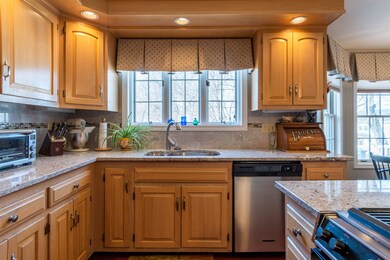 277 E Dunstable Rd, Nashua, NH 03062 - photo 6