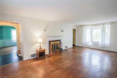 Large Living Room with Fireplace