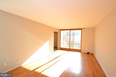 10498 Faulkner Ridge Cir, Columbia, MD 21044 - photo 2