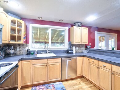 756 NE 16th Ave, Canby, OR 97013 - photo 4