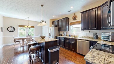 large kitchen w/ island
