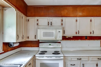 415 Sylvan Trail, Jackson, MS 39209 - photo 7