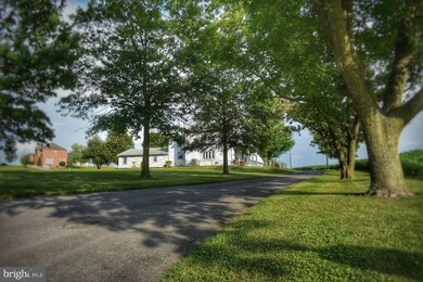 2542 Grand Point Rd, Chambersburg, PA 17202 - photo 2