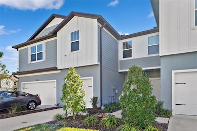 31332 Amberview Bend, Wesley Chapel, FL 33545 - photo 4