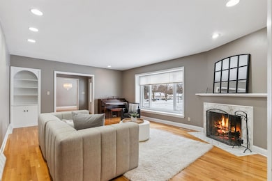 581 Sheridan Rd, Waterloo, IA 50701 - photo 5