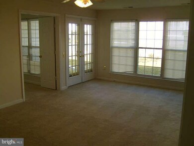 8206 Crossbrook Ct unit 101, Lorton, VA 22079 - photo 3