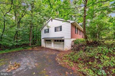 1002 Summit Ave, Schwenksville, PA 19473 - photo 4