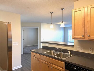 2600 Pennoak Way unit H, Greensboro, NC 27407 - photo 7