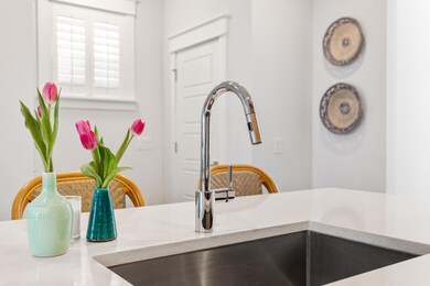982ColonyCt-KeenEyeMarketing-009