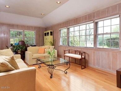 104 Stonehedge Dr N, Greenwich, CT 06831 - photo 5