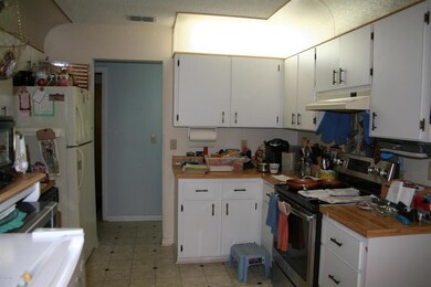 21572 SW Peach Blossom St, Dunnellon, FL 34431 - photo 6