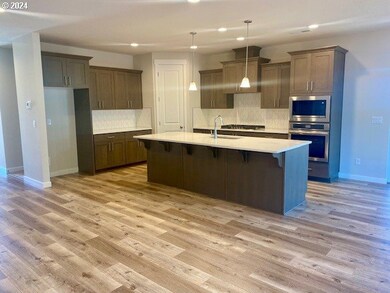 280 W 19th St, Lafayette, OR 97127 - photo 3