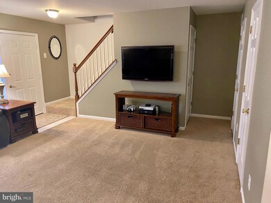 104 Westminster Ct, Harleysville, PA 19438 - photo 2