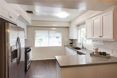 4988 Calderon Rd, Woodland Hills, CA 91364 - photo 4