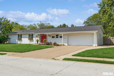 2710 Olympia Dr, Bettendorf, IA 52722 - photo 2