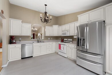 18111 Cloverleaf Dr N, South Bend, IN 46637 - photo 6