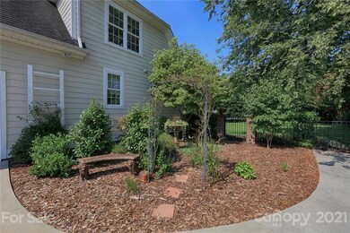 161 Upper Oak Dr, Statesville, NC 28625 - photo 4