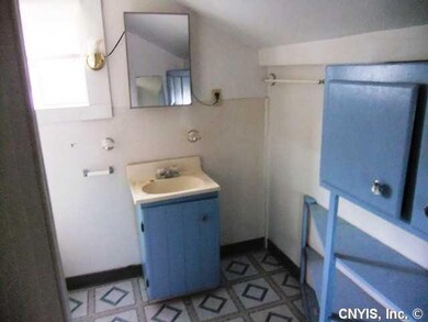 Bathroom Vacant Apt #2