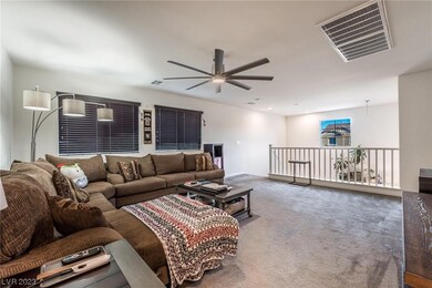 Upstairs Loft.......Extremely large and roomy!