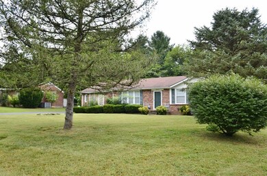 2914 Brookside Dr, Columbia, TN 38401 - photo 2