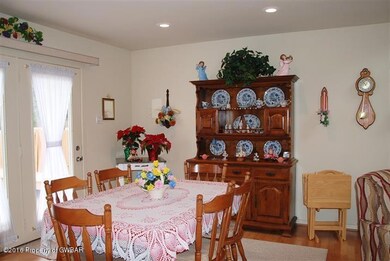 615 Willow Crest Dr, Pittston, PA 18640 - photo 7