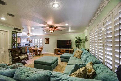Living Room 1 (2)