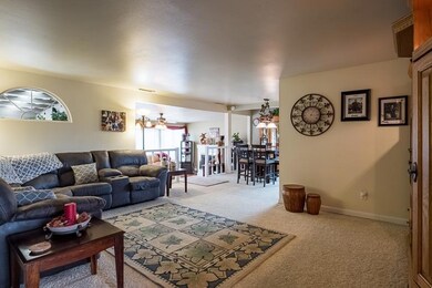 544 Kings Ct, Central Point, OR 97502 - photo 4