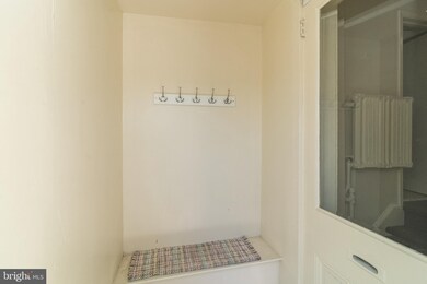 68 S Main St unit . 3, Doylestown, PA 18901 - photo 5