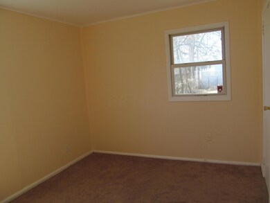 121 Saint Christopher Ln, Columbus, OH 43213 - photo 5