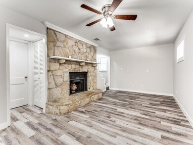 8201 Sayers Ln, North Richland Hills, TX 76182 - photo 4