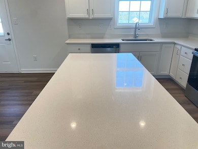 80 Thyme Way, Bunker Hill, WV 25413 - photo 5