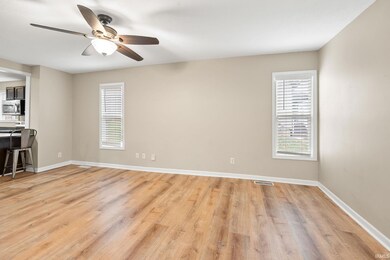 183 W Vine St, Roanoke, IN 46783 - photo 5