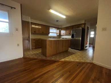 306 Laurel Dr, Winters, TX 79567 - photo 6