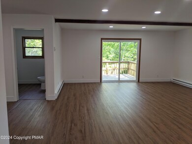 402 Mallard Ln, Bushkill, PA 18324 - photo 4