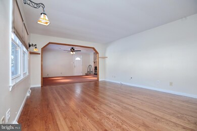 9865 Wellhouse Dr, White Plains, MD 20695 - photo 6