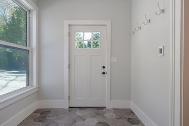 6-36-side Entry-Mudroom