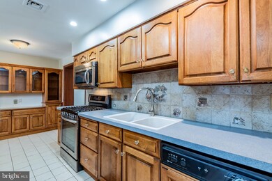 350 S Duke St, Palmyra, PA 17078 - photo 6