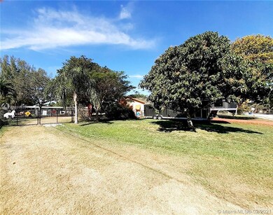 6301 SW 186th Way, Southwest Ranches, FL 33332 - photo 4