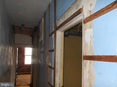 131 S Monastery Ave, Baltimore, MD 21229 - photo 5