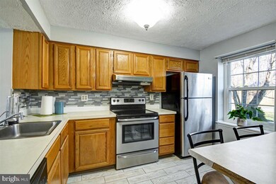 19476 Zinnia Cir, Germantown, MD 20876 - photo 6