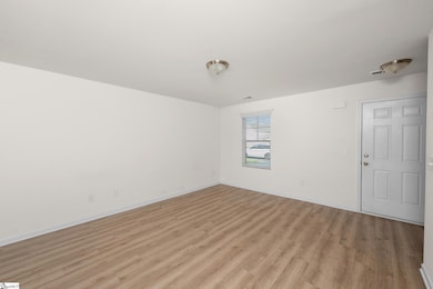 422 Seaborn Cir, Anderson, SC 29625 - photo 5