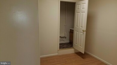 270 N Washington St unit F/G, Berkeley Springs, WV 25411 - photo 2