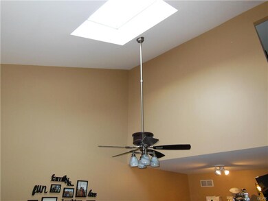 5563 Stonecroft Ln, Allentown, PA 18106 - photo 4