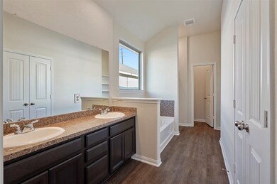 11044 Patriot Ct, Cleveland, TX 77328 - photo 5