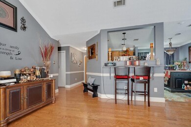 Entry / Living room