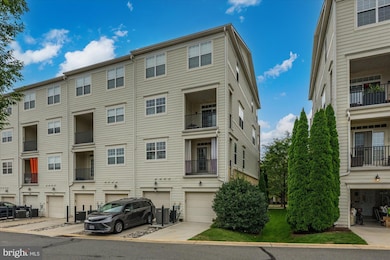 43613 Mcdowell Square, Leesburg, VA 20176 - photo 2